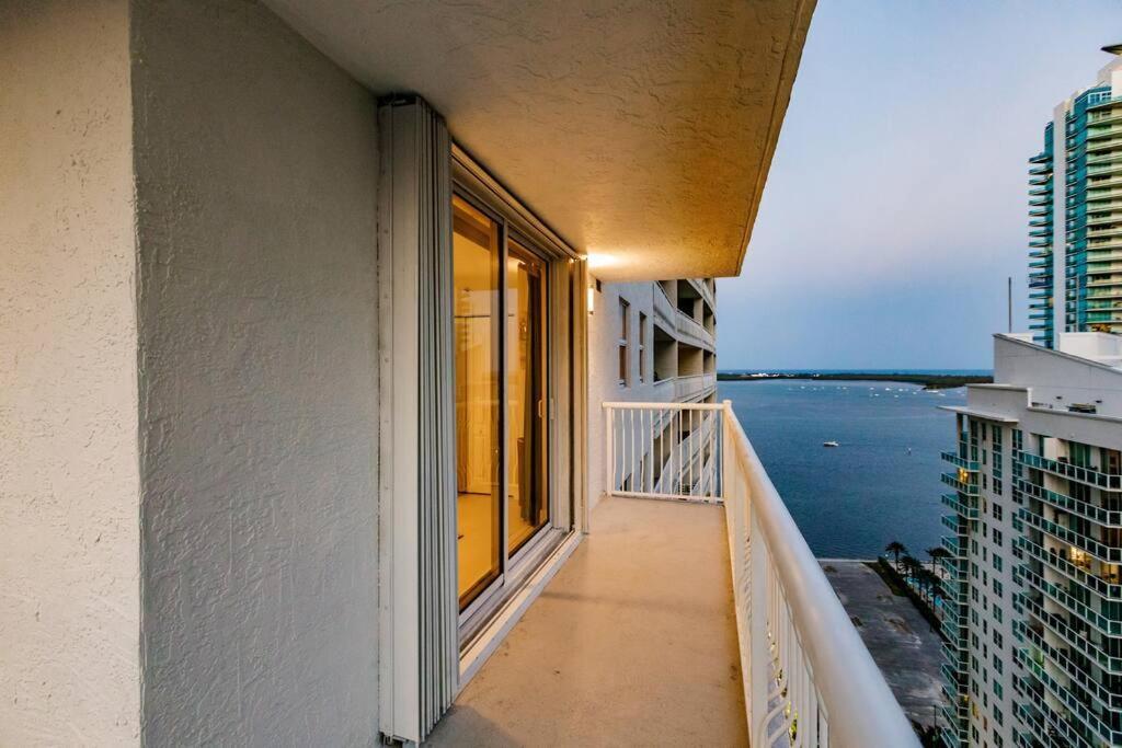 Upscale Brickell 3 Bedroom With Water Views And Free Parking Miami Extérieur photo