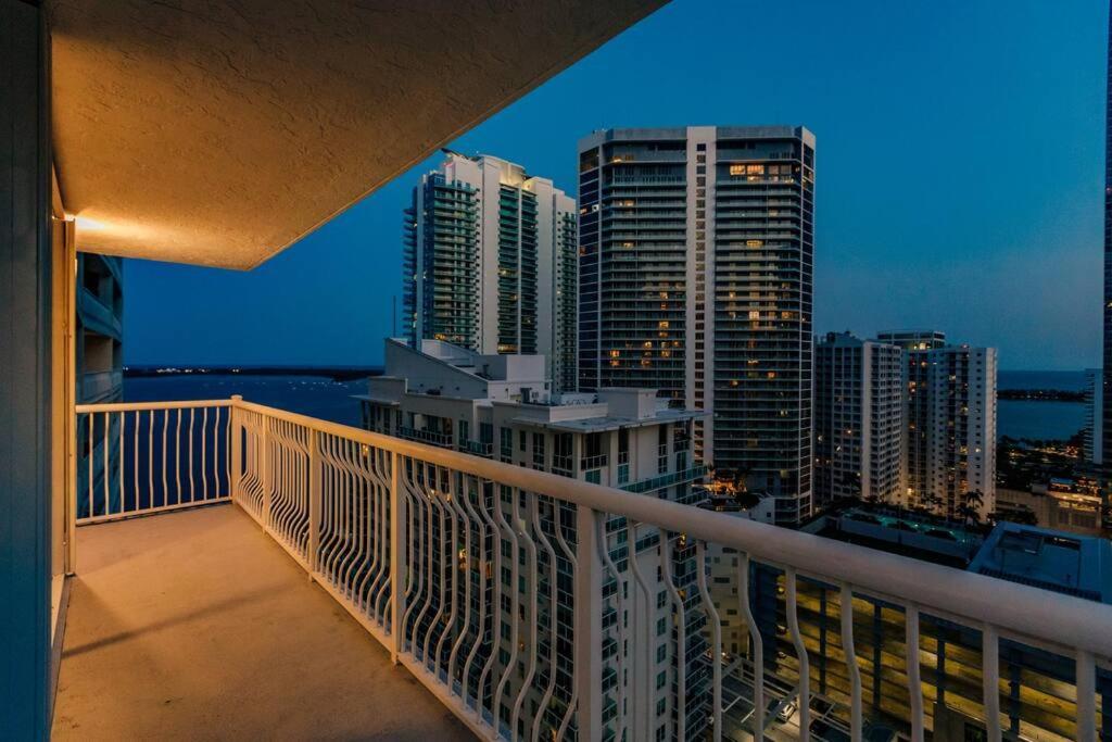 Upscale Brickell 3 Bedroom With Water Views And Free Parking Miami Extérieur photo