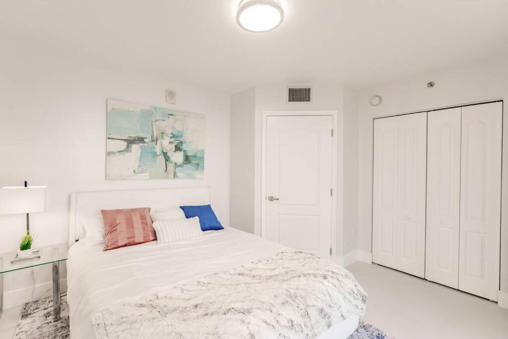 Upscale Brickell 3 Bedroom With Water Views And Free Parking Miami Extérieur photo