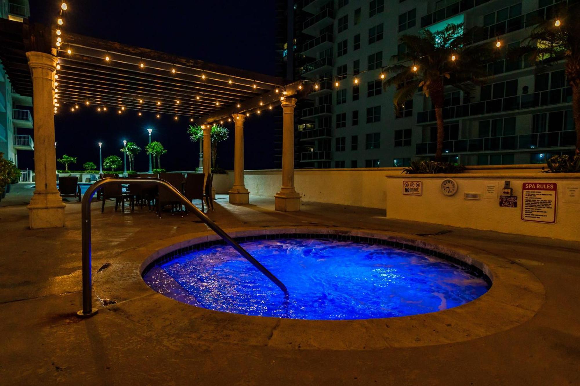 Upscale Brickell 3 Bedroom With Water Views And Free Parking Miami Extérieur photo