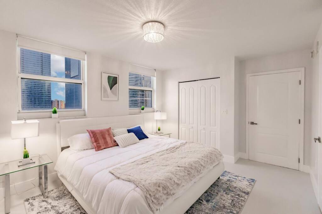 Upscale Brickell 3 Bedroom With Water Views And Free Parking Miami Extérieur photo